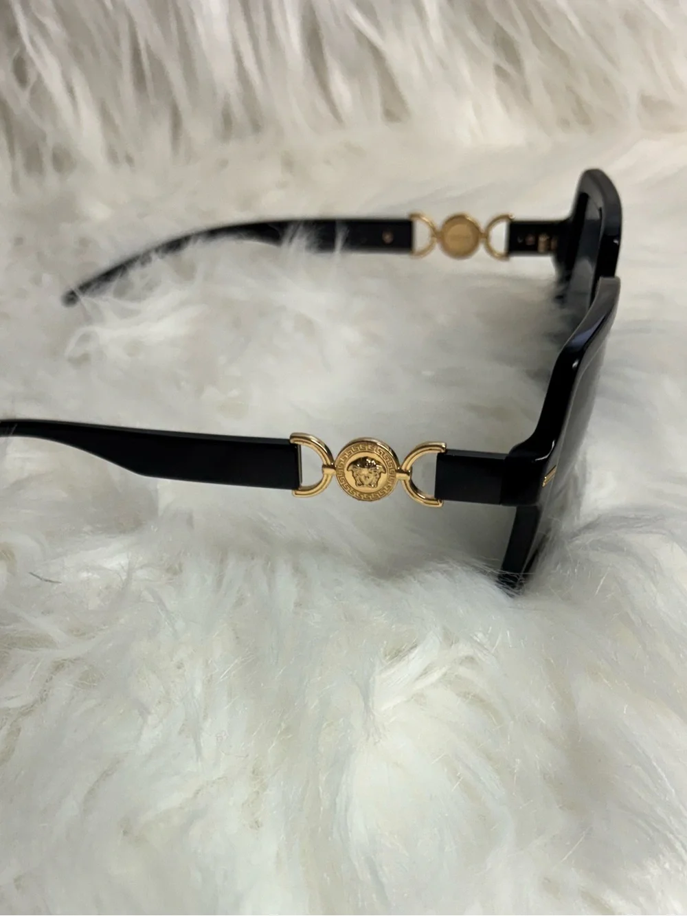 * | Versace | VE4441 Women's Sunglasses in Black. Size 55mm.